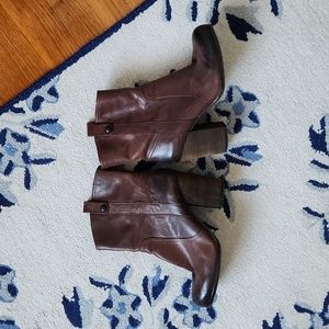 Vince Camuto brown boots